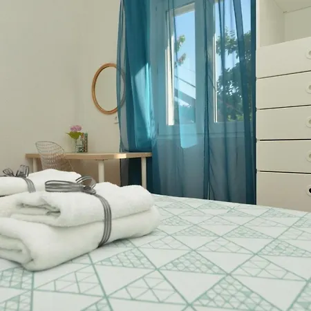 Apartment One Bedroom Sleeps 2 - Private Garden Zadar