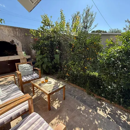 Apartment One Bedroom Sleeps 2 - Private Garden *